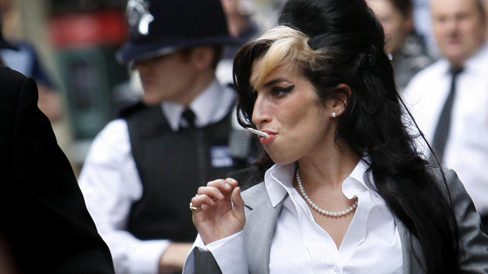 I HARDT V�R - IGJEN: Amy Winehouse har v�rt i tr�bbel med politiet flere ganger tidligere. Foto: SCANPIX