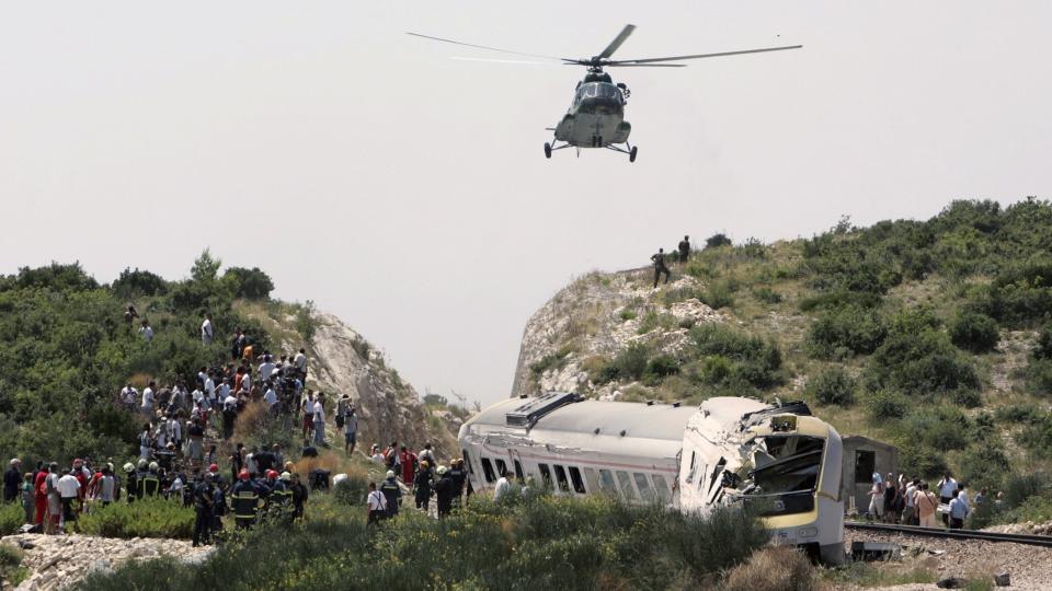 ULYKKE: Her er ulykkesstedet like utenfor Split. Her omkom seks mennesker, og ytterligere 20 ble skadet. Foto: REUTERS/PIXEL