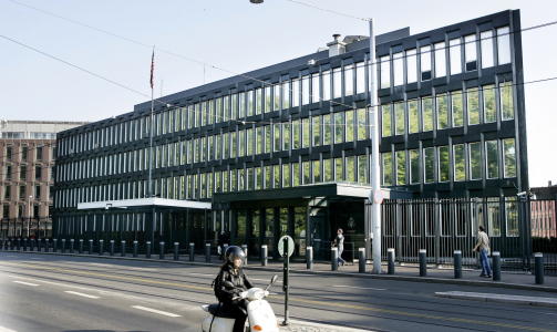 OVERTAR: Den amerikanske ambassade i Oslo, der den st�r i dag, i Henrik Ibsens gate 48. 
Foto: Knut Falch / SCANPIX .