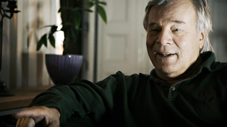 - TULLETE: Jan Guillou mener det m� en del �tullete mennesker� til for � sette i gang debatten som n� verserer i norske medier. Foto: Frank Karlsen