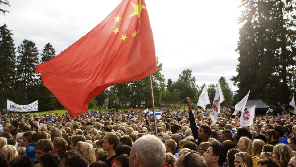 �PNET L�RDAG: L�rdag var det �pningshow for �rets Norway cup p� Ekerbergsletta i Oslo. Foto: Cornelius Poppe / SCANPIX
