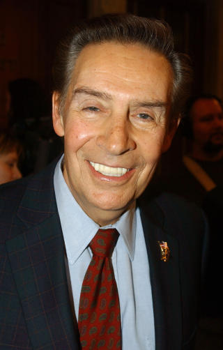 SPILTE JOEY: Jerry Orbach, her p� et bilde fra 2003, spilte Joey Gallo i filmen �Kaos i mafiaen�. Etterp� ble de to gode venner, og Orbach introduserte gangsteren for New Yorks kulturelle elite. Foto: AFP/SCANPIX