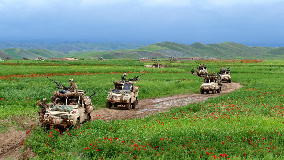 SKUTT I AFGHANISTAN: 
De norske styrkene skal i f�lge Forsvaret ha drept en afghansk mann i g�r, l�rdag. Kj�ret�yene p� bildet, som er de samme som var involvert episoden, er her fotografert i Ghowrmach-distriktet s�rvest for Meymaneh. 
Illustrasjonsfoto: Forsvaret / SCANPIX