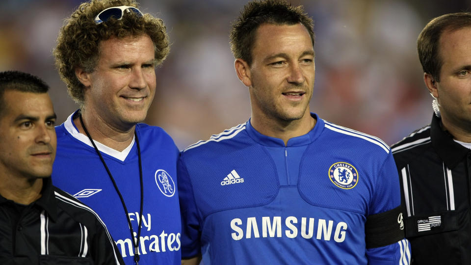 ALDRI I TVIL: I et intervju med Sky Sports forklarer Chelsea-kaptein at han aldri vurderte � skifte klubb. Her med svoren Chelsea-fan og skuespiller Will Ferrel. Foto: Stephen Dunn / AFP
