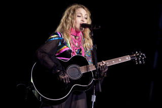  VANLIG OG SNILL:  Madonna er ikke h�y p� p�ra n�r du er sammen med henne privat, mener Natasha Udovikova Bielenberg. Foto: Stella Pictures