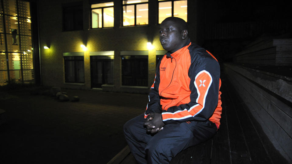 - HAN VILLE SPILLE: Mathare-lagleder Peter Karanja sier at den smittede spilleren er i god form og at han helst ville ha v�rt med � spille i morgen.