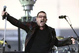 TR�BBEL: Demonstrasjonene skaper tr�bbel for turn�skjemaet til Bono og resten av U2. Foto: SCANPIX /AP /Niall Carson