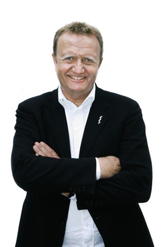 KRITISK: Kjell Terje Ringdal blir mistenksom n�r Bing offentlig forsvarer selskapet han representerer i kommersielt �yemed. Foto: Steinar Buholm.