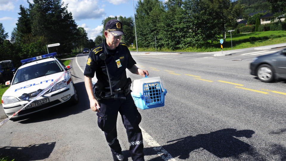 TOK TAXI HIT: Den drapssiktede 32-�ringen tok drosje hjem fra Kongsvinger sentrum og hjem i tidsperioden 21.30 og 21.45 l�rdag kveld. Etter det skal han ha v�rt sammen med den drepte Lars Erik Flem Andersen (18). Foto: Erik Berglund