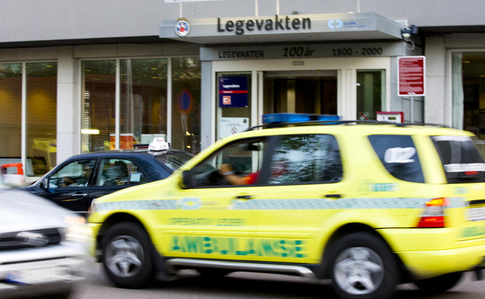 PRESSET KAPASITET: Oslo kommunale legevakt opps�kes, i likhet med mange andre legekontor, i �kende grad av folk som tror de kan ha svineinfluensa. Foto: HEIKO JUNGE/SCANPIX