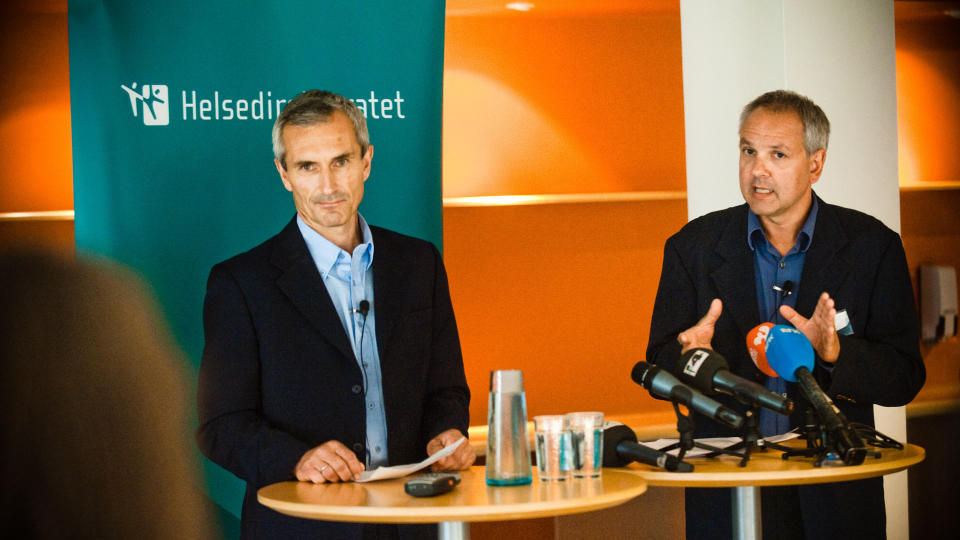 PRESENTERTE SCENARIO: Helsedirekt�r Bj�rn-Inge Larsen (t.v.) og overlege Preben Aavitsland fra Nasjonalt folkehelseinstitutt presenterte onsdag forventet sykdomsutvikling. Foto: H�kon Eikesdal/Dagbladet