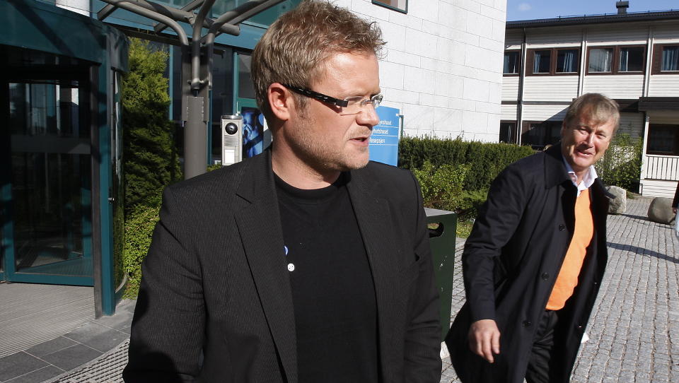 SER ETTER TO: VIF-sportsdirekt�r Truls Haakonsen jakter fortsatt en stoppeerstatter for Andr� Muri. N� m� ogs� Freddy Dos Santos erstattes. Foto: Hans Arne Vedlog / DAGBLADET.