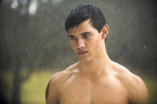 NY HJERTEKNUSER: Taylor Lautner spiller Bellas varulv-venn Jacob i den nye filmen, og s�rger for et trekantdrama mellom de to og vampyren Edward. Foto: filmweb