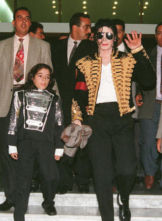 GODE VENNER: Men Omer Bhatti og Michael Jackson var ikke noe mer enn det, mener Omer Bhattis eks-manager.