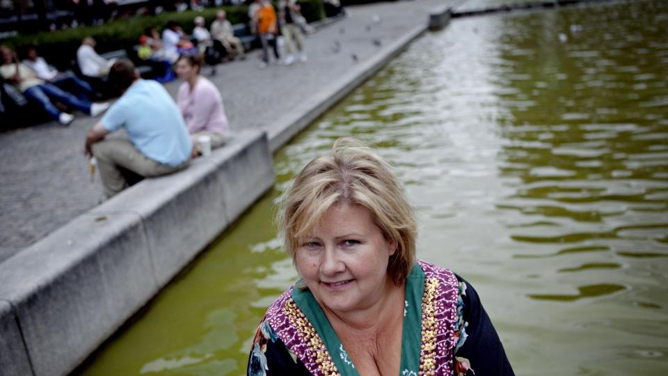 VEIVISJON�R: H�yre har en visjon om null drepte som f�lge av d�rlige veier innen 2020. I dag stiller Erna Solberg opp sammen med blant annet NAF i Spikersuppa for � snakke om visjonen.