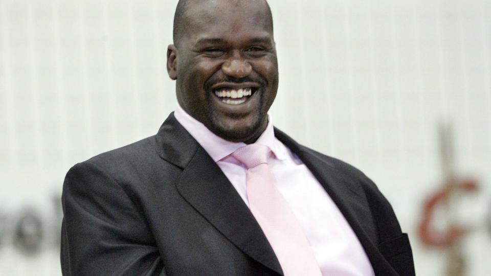 SP�KEFULL: Basketlegenden Shaq O'Neill �nsker seg en fotballduell med David Beckham. Foto: SCANPIX/EPA/DAVID MAXWELL CORBIS