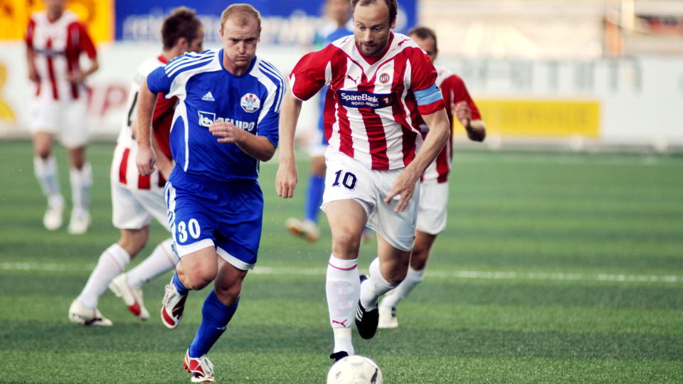 MATCHVINNER: Sigurd Rushfeldt headet inn Troms�s andre. Dermed har Gutan et mye bedre utgangspunkt foran returm�tet i Kroatia. Foto: Rune Stolz Bertiniussen / SCANPIX.