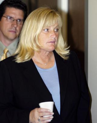  F�R BES�KE:  Michaels eks Debbie Rowe. Foto: EPA/PHIL KLEIN