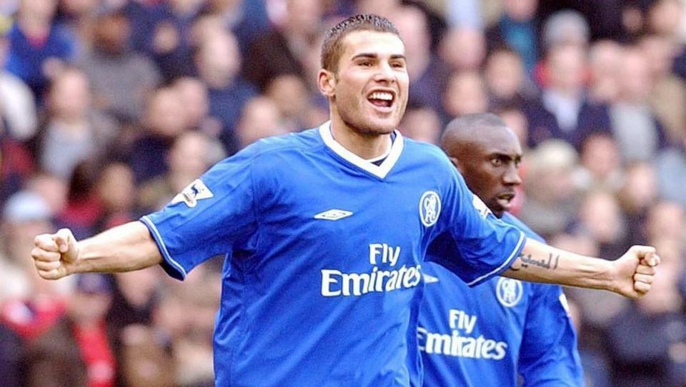 STRAFFES KNALLHARDT: Adrian Mutu fikk sparken i Chelsea etter � ha testet positivt p� kokain, og utestengt fra fotballen i sju m�neder. Det svei neppe like hardt som boten han ble d�mt til � betale London-klubben. Heller ikke anken f�rte fram. Foto: SCANPIX/EPA/SEAN DEMPSEY