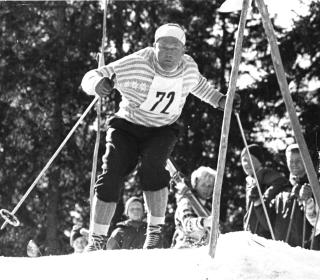 KONSENTRERT: Skipsreder Erling Lorentzen var en av attraksjonene, selv om stilen ikke var like fin som Arild Holms, skrev Dagbladet 10.04.1961.