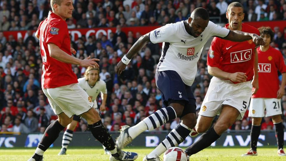 BEKLAGER: Darren Bent gikk hardt ut mot Tottenham-styreformann Daniel Levy. N� har spissen beklaget utbruddet. Foto: EPA.
