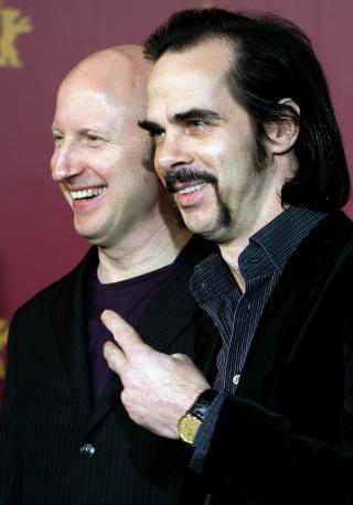 SAMARBEIDSPARTNERE: Nick Cave og regiss�r John Hillcoat har samarbeidet ved flere anledninger. Foto: REUTERS/Christian Charisius
