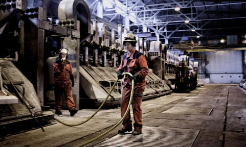 HJERTE: Hvis �rdal har et hjerte, er det metallverket. Blant de 5600 innbyggerne jobber 785 ved smelteverket. Foto: LARS LINDQVIST