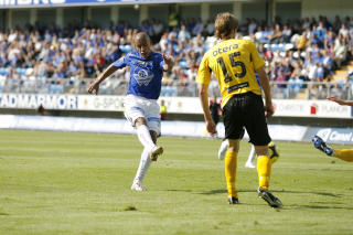 KONTRINGSKLASSE: Jose Mota og Molde viste kontringsstyrke av h�y klasse da brasilianeren bredsidet inn 2-0 21 minutter ut i f�rste omgang.Foto: Svein Ove Ekornesv�g / SCANPIX
