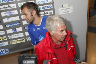 AKTUELL: Magne Hoseth er f�rstemann p� lista om Drillo f�r forfall til Skottland-kampen. Her fra pressesonen etter praktkampen mot Start i g�r. Foto: Svein Ove Ekornesv�g / SCANPIX