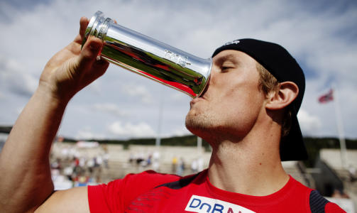 KONGEPOKALVINNER: Mesterskapsrekord p� meget sterke 88,55 og NM-gull ga ogs� kongepokal for Andreas Thorkildsen.Foto: Kristoffer �verli Andersen / SCANPIX