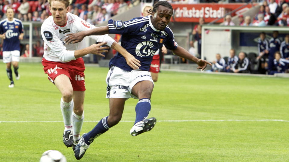 ETTERLENGTET SEIER: Peter Ijeh og Viking kom aldri n�rmere enn denne avslutningen i Fredrikstad. Celso Borges ble matchvinner i �stfold-lagets f�rste seier siden 24.juni.
Foto: Linn Cathrin Olsen / SCANPIX