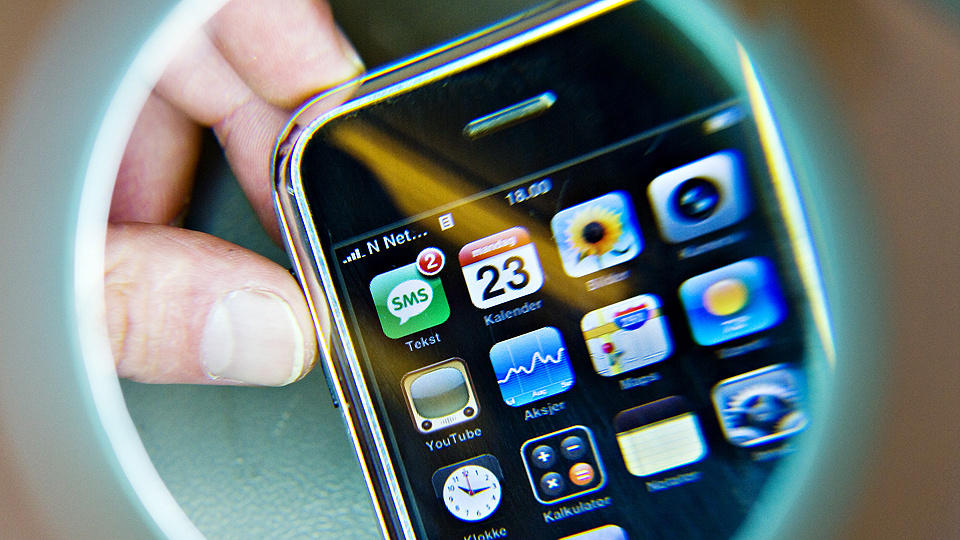 S�RBAR: Forskere har avsl�rt en s�rbarhet i iPhone. En SMS-er alt som skal til f�r telefonen er fullstendig kontrollert av hackere. Foto: Sigrurd Fandango /Dagbladet.