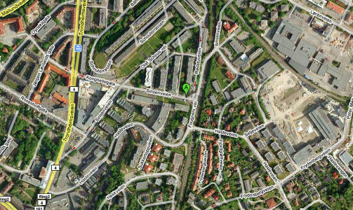 SINSENVEIEN: Der hvor kartet er merket med A var kvinnen da en s�lvgr� Audien kom rett mot henne i en rasende fart. Foto: Google Maps