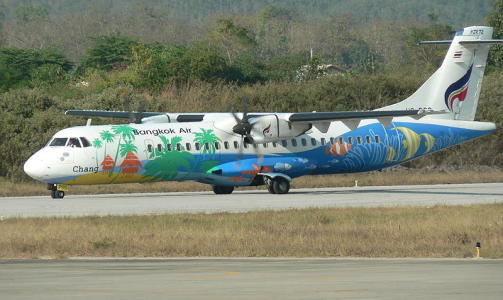 ATR72: Det var et fly av denne typen fra Bangkok Airways som gled av rullebanen. Foto: Creative Commons / Budgiekiller