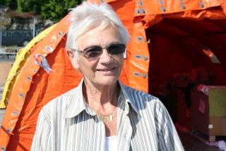 BIST�R:- Jeg gir dem gamle h�ndkl�r, putetrekk og vaskefiller, sier Kjellaug �deg�rd (80) til Dagbladet. Foto: Arna Vikanes S�rheim