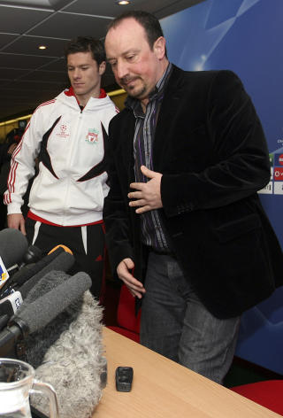 FORNØYD MED ERSTATTEREN: Rafael Benitez ønsket å beholde Xabi Alonso, men er fornøyd mede å ha hentet inn Alerto Aquilani som erstatter.Foto: AP FORNØYD MED ERSTATTEREN: Rafael Benitez ønsket å beholde Xabi Alonso, men er fornøyd mede å ha hentet inn Alerto Aquilani som erstatter.Foto: AP
