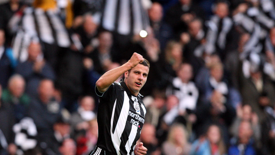 KRITISK: Newcastle-forsvarer Steven Taylor har g�tt gradene i klubben. N� g�r han hardt ut mot sin egen arbeidsgiver. Foto: Scott Heppell / AP.