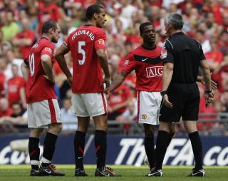 KLAGDE ETTER 1-2-M�L: United-gutta var raskt framme hos Foy etter Frank Lampards scoring. Foto: REUTERS/Darren Staples