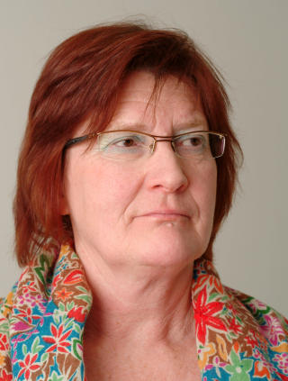 FORSKET P� HUND: Liv Emma Thorsen, professor i kulturhistorie i Oslo, har forsket p� grensen mellom hund og menneske. Foto: Universitetet i Oslo.
