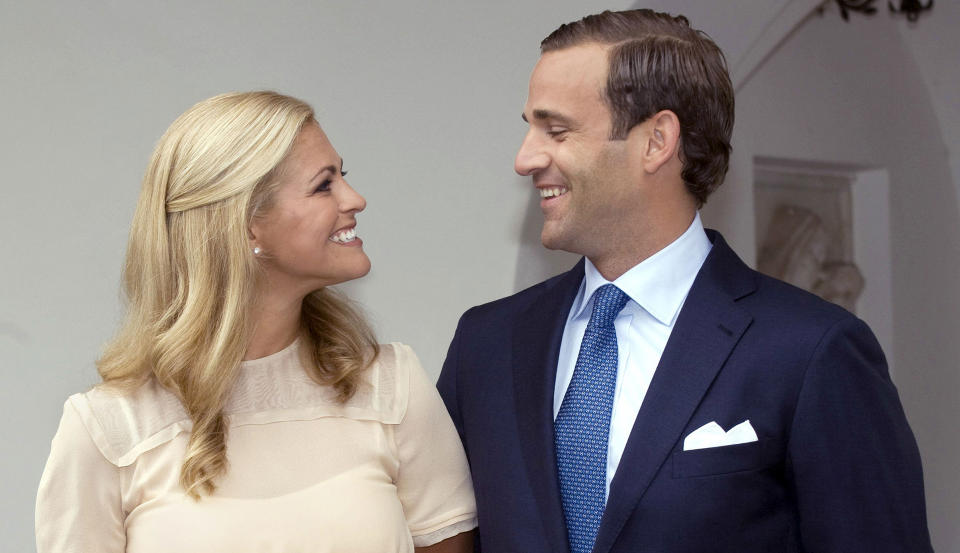 FORLOVET: Den svenske prinsessen Madeleine og advokaten Jonas Bergstr�m annonserte forlovelsen sin p� en pressekonferanse i dag. Foto:   REUTERS/Janerik Henriksson/Scanpix/Files