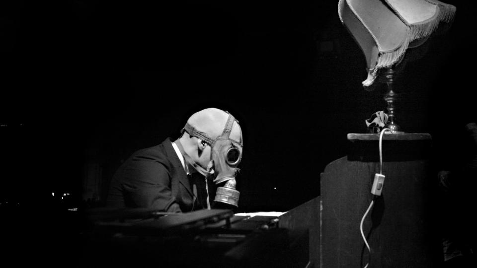 BLIR TEATER: Rogalands teater setter opp et stykke basert p� karakterene i Kaizers Orchestras univers - men ikke f�r i 2011. Foto: Frank Karlsen