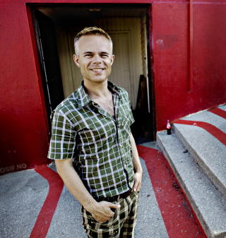 SKRIVER KAIZERS-TEATER: Forfatter Tore Renberg. Foto: Lars Eivind Bones