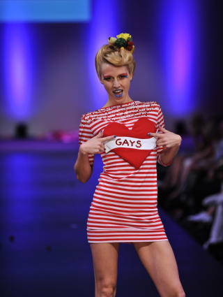  �I love gays�:  Fam Irvolls kolleksjon er inspirert av hennes mange homsevenner i London. Foto: Stella Pictures