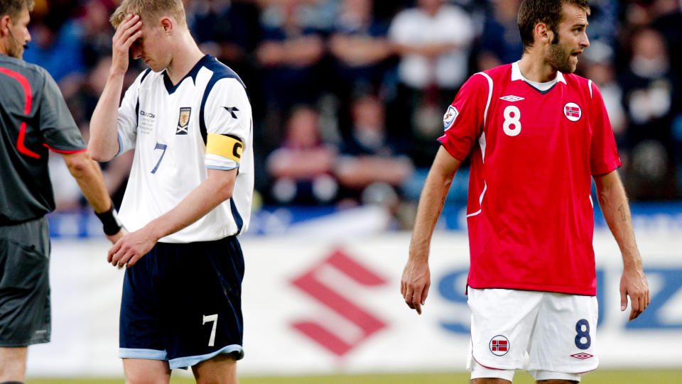 TUNG KVELD: Skottlands Darren Fletcher hadde lite til overs for dommer Alan Hamars opptreden i kveld. - Forferdelig, sier United-stjerna etter 0-4-tapet.
Foto: Stian Lysberg Solum / SCANPIX