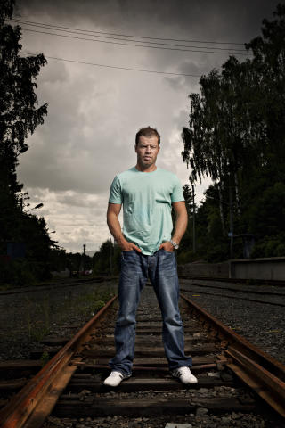 VIKTIG M�RKE: - Jeg tror det m�rke og s�re har ligget i meg som en motor hele tiden. Og det har v�rt viktige perspektiver. Skulle jeg g�tt gjennom en fotballkarriere p� ti �r uten det, hadde jeg sittet igjen med null, forteller Bj�rnebye som har skrevet bok om alt det vonde.