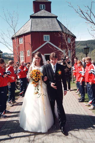 ST�TTESPILLEREN: Stig Inge Bj�rneby giftet seg med Hege Fr�seth i 1997. Hun har v�rt hans viktigste st�ttespiller og samtalepartner.