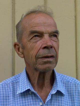 TRODDE FAREN DUMMET SEG UT: Siste gang Bjørnar Austlid (80) så faren i livet var tidlig om morgenen, 9. april. Først et halvt århundre senere fikk han vite at faren var en helt. Foto: Privat TRODDE FAREN DUMMET SEG UT: Siste gang Bjørnar Austlid (80) så faren i livet var tidlig om morgenen, 9. april. Først et halvt århundre senere fikk han vite at faren var en helt. Foto: Privat