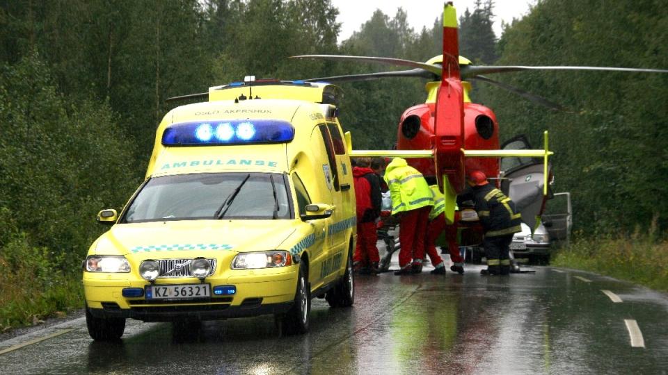 FL�YET TIL ULLEV�L: 17-�ringen p� moped ble fl�yet til Ullev�l Universitetssykehus med hodeskader. Foto: Dan �sen Hansen