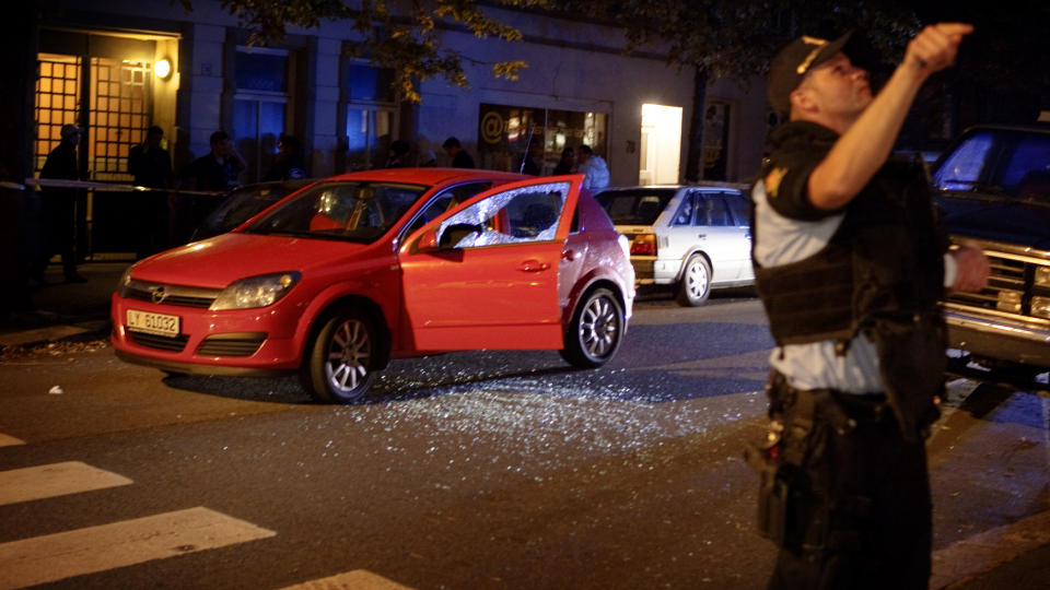DREPT HER: I denne r�de opelen ble Atle Bakke (38) drept fra kloss hold.  Foto: Lars Lindquist / Dagbladet
