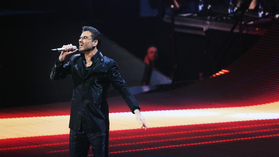 TATT AV POLITIET: Nok en gang fatter politiet interesse for George Michael. Her fra Oslo-konserten i 2006. FOTO: Frank Karlsen